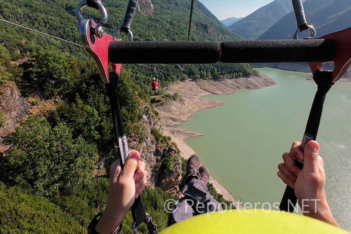 Tirolina Valle de Tena en Hoz de Jaca